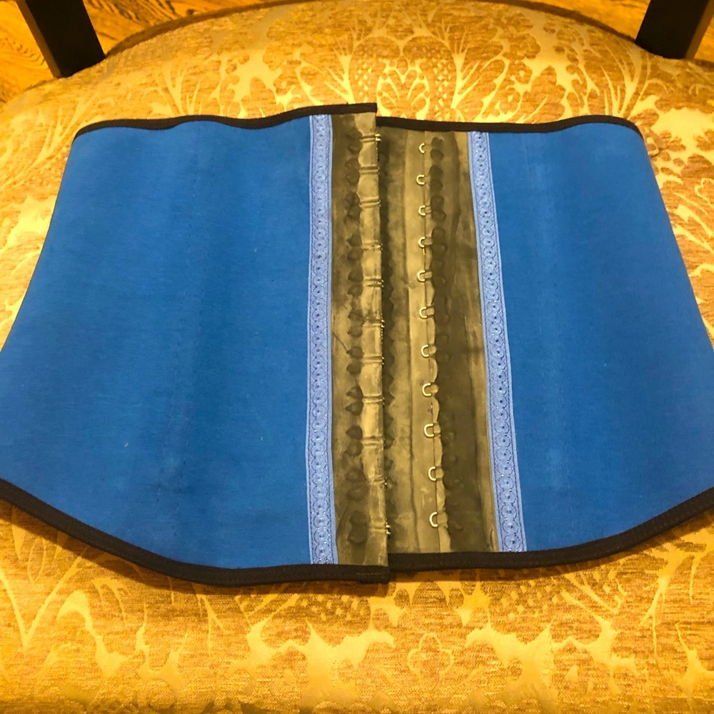 Blue Ann Chery 2026 Sports Waist Trainer